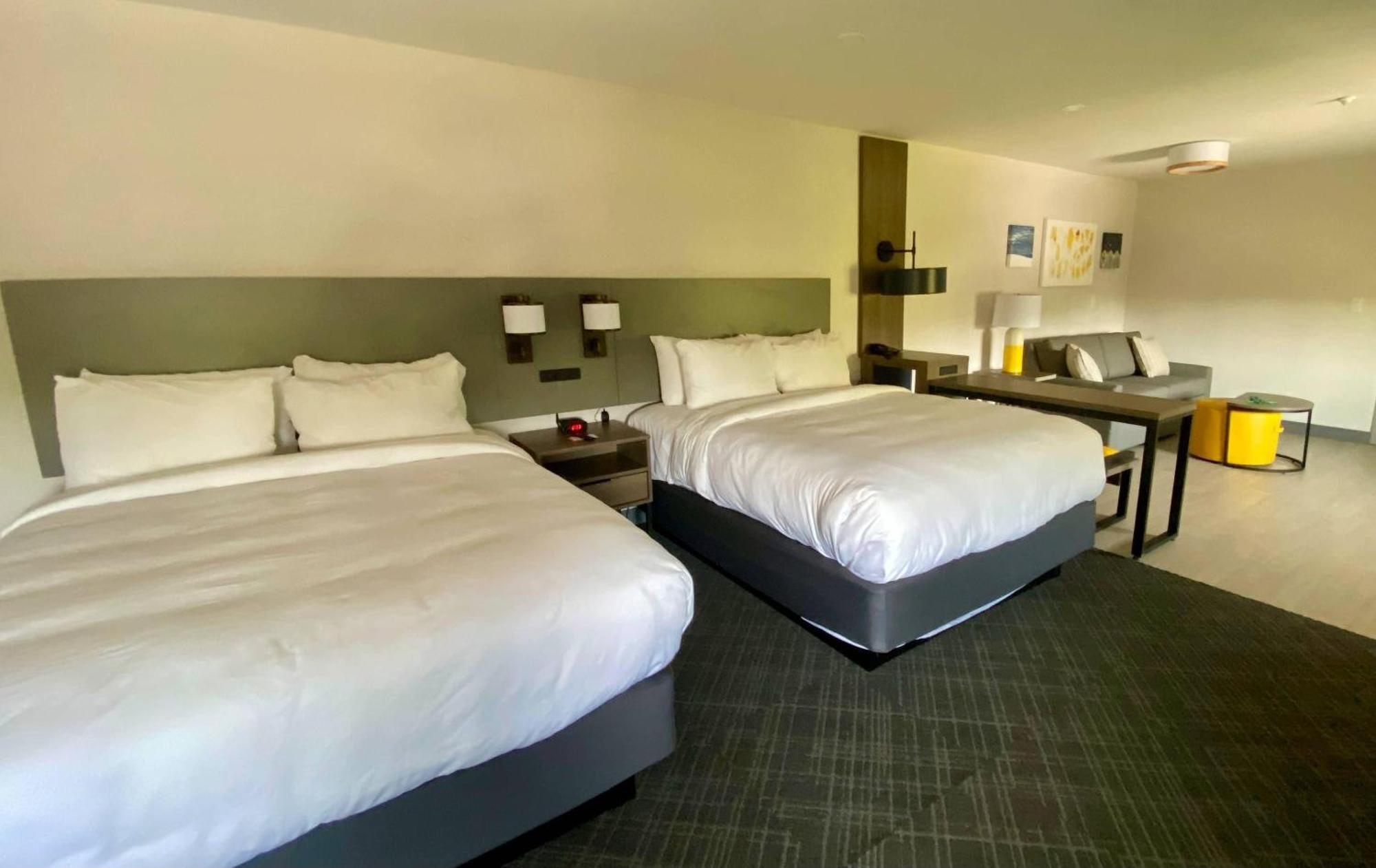 Queen Suite Two Queen Beds Non-Smoking