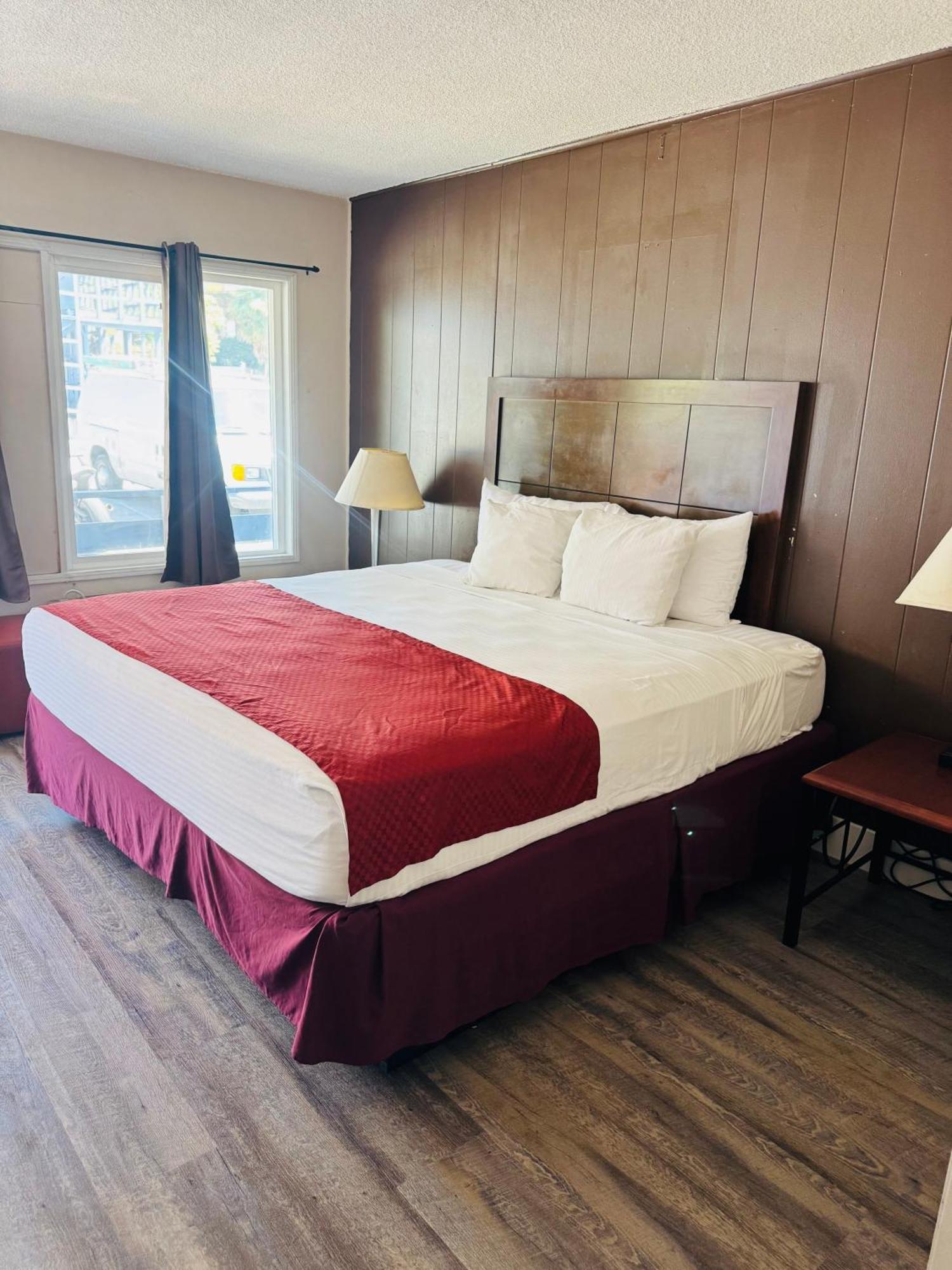 Standard King Room,1698153635:JPEG