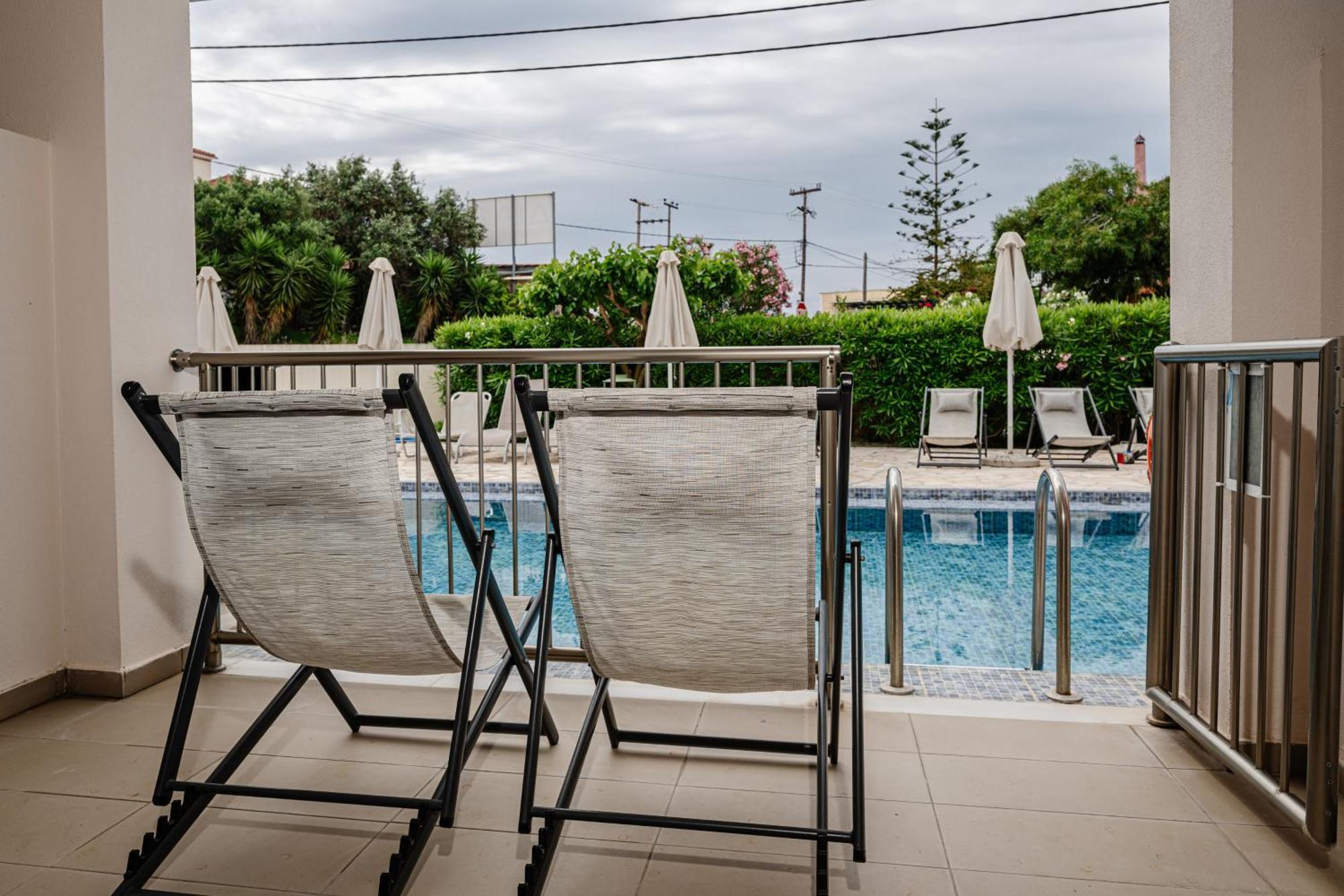 Family Room Direct Access to Shared Pool,1699191854:JPEG