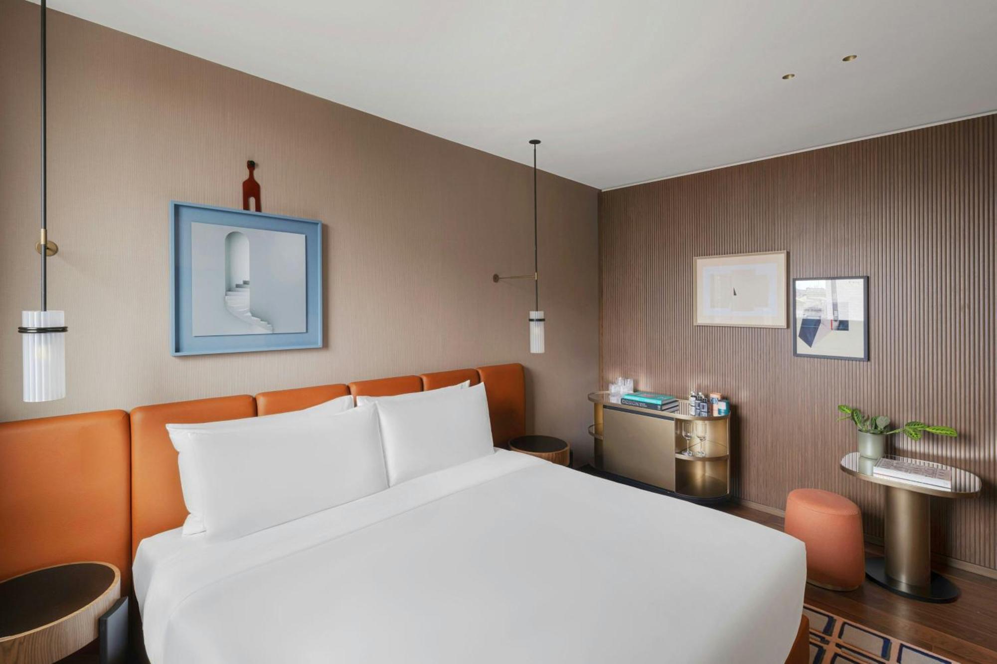 Deluxe King Room