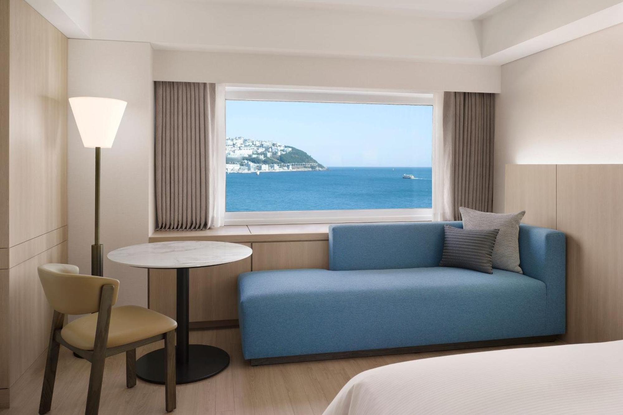 Deluxe Beach Ondol 1 King Haeundae Beach view
