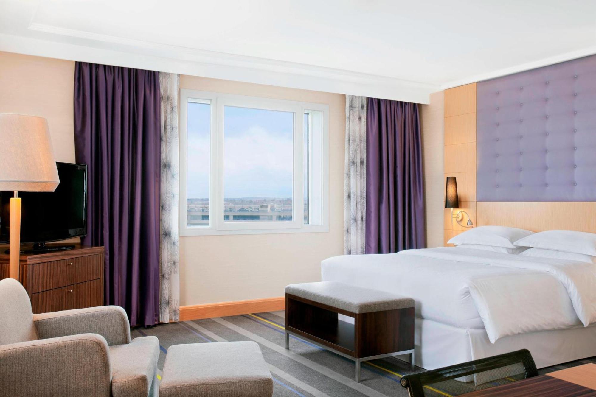 Junior Suite Club lounge access Junior Suite 1 King