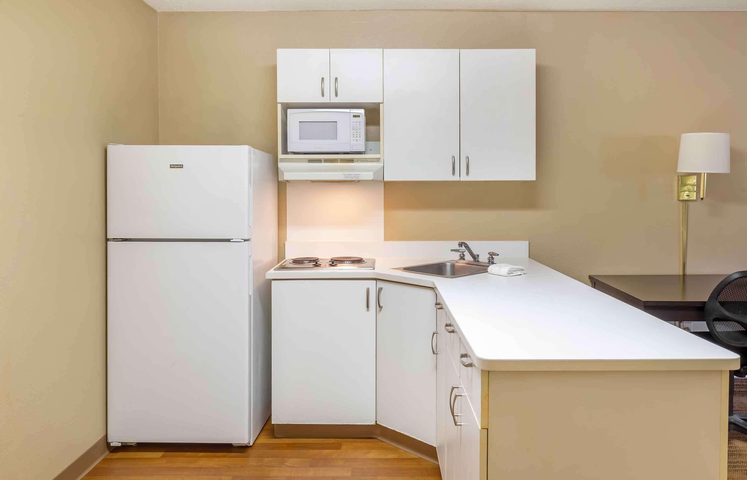 1 Queen Bed | Non-Smoking Kitchen