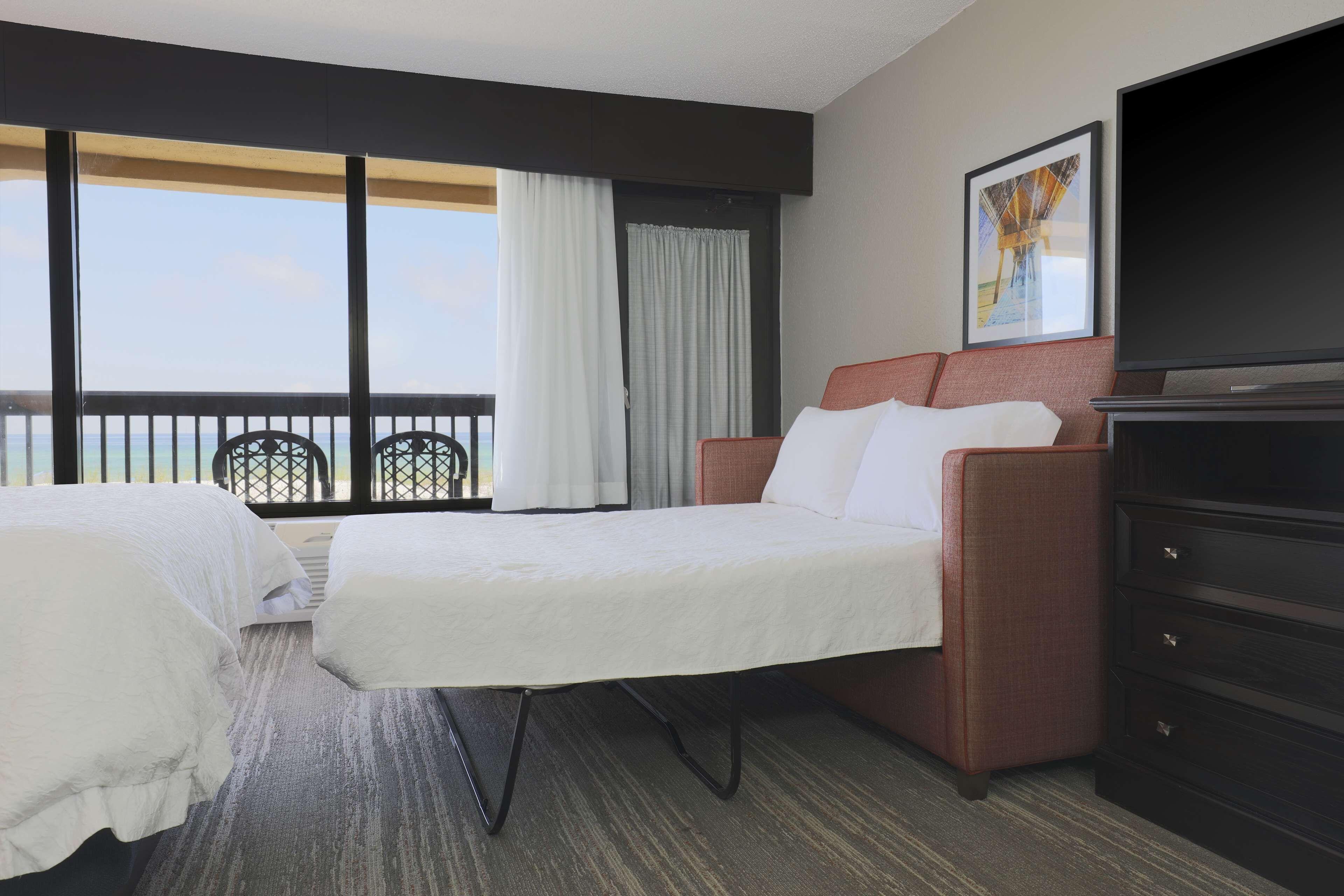 Queen Room Sofa Bed Gulf View Non-Smoking