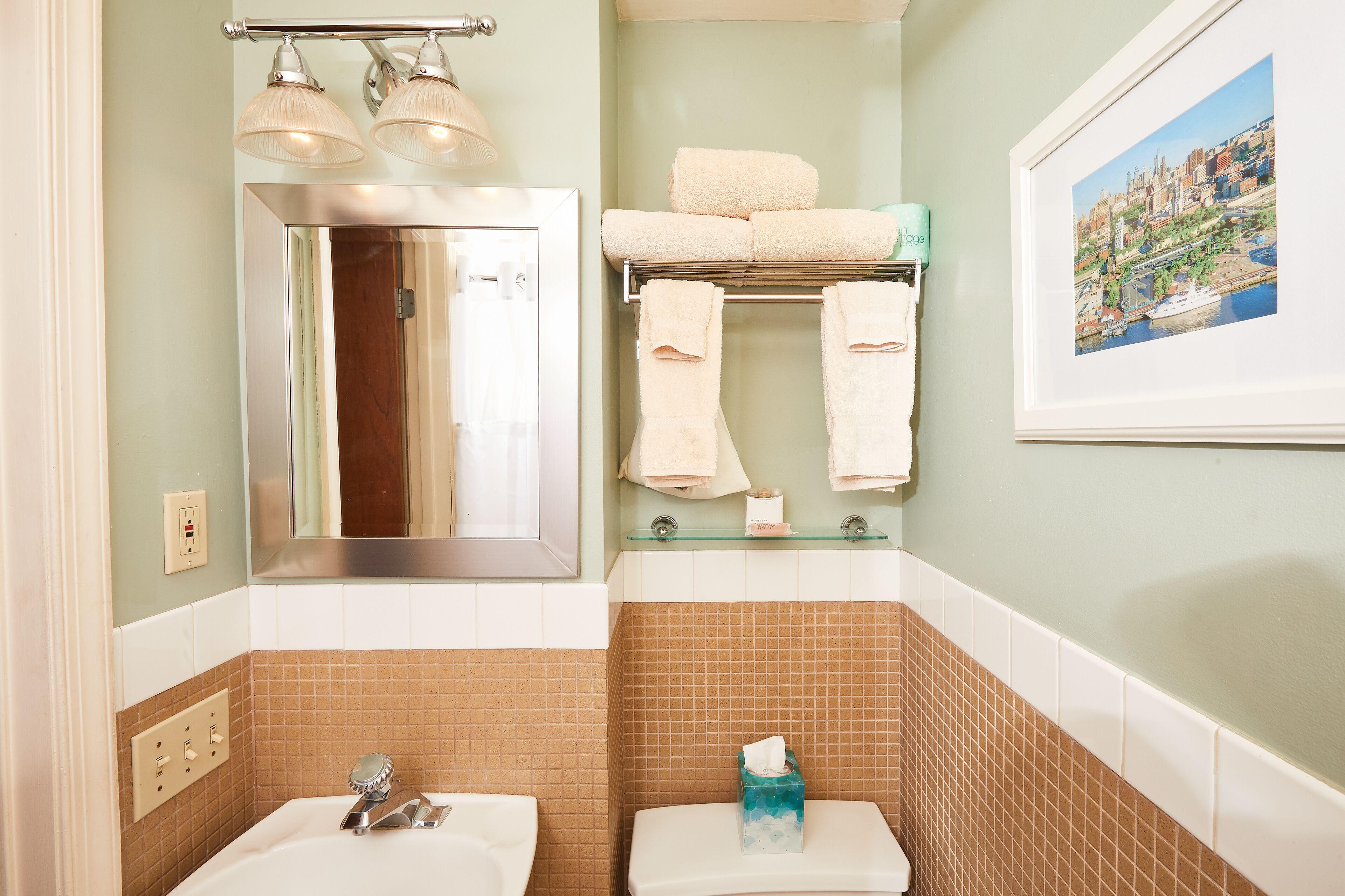 Standard Queen Room