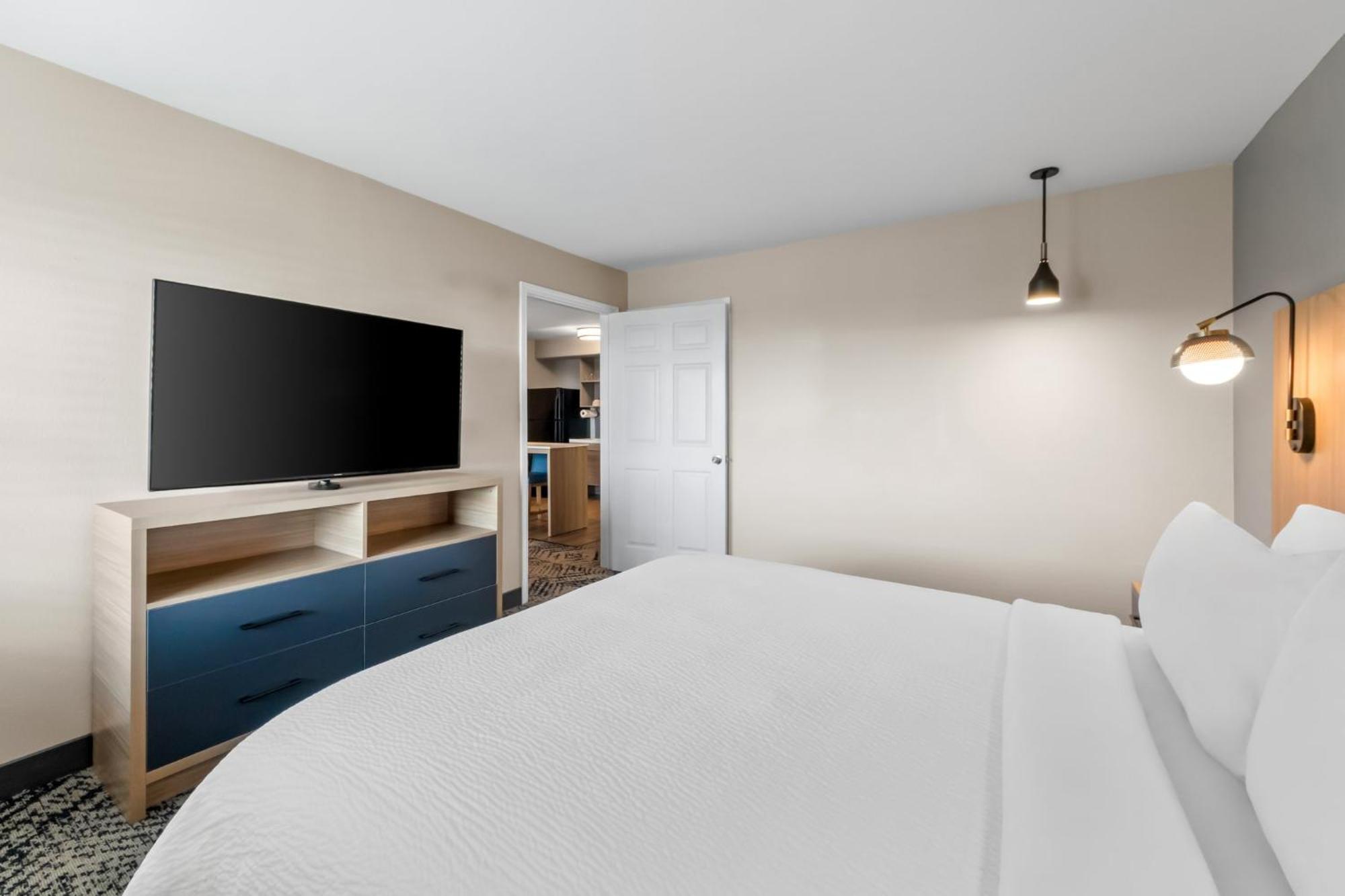 One-Bedroom Suite Roll Shower Communications Access