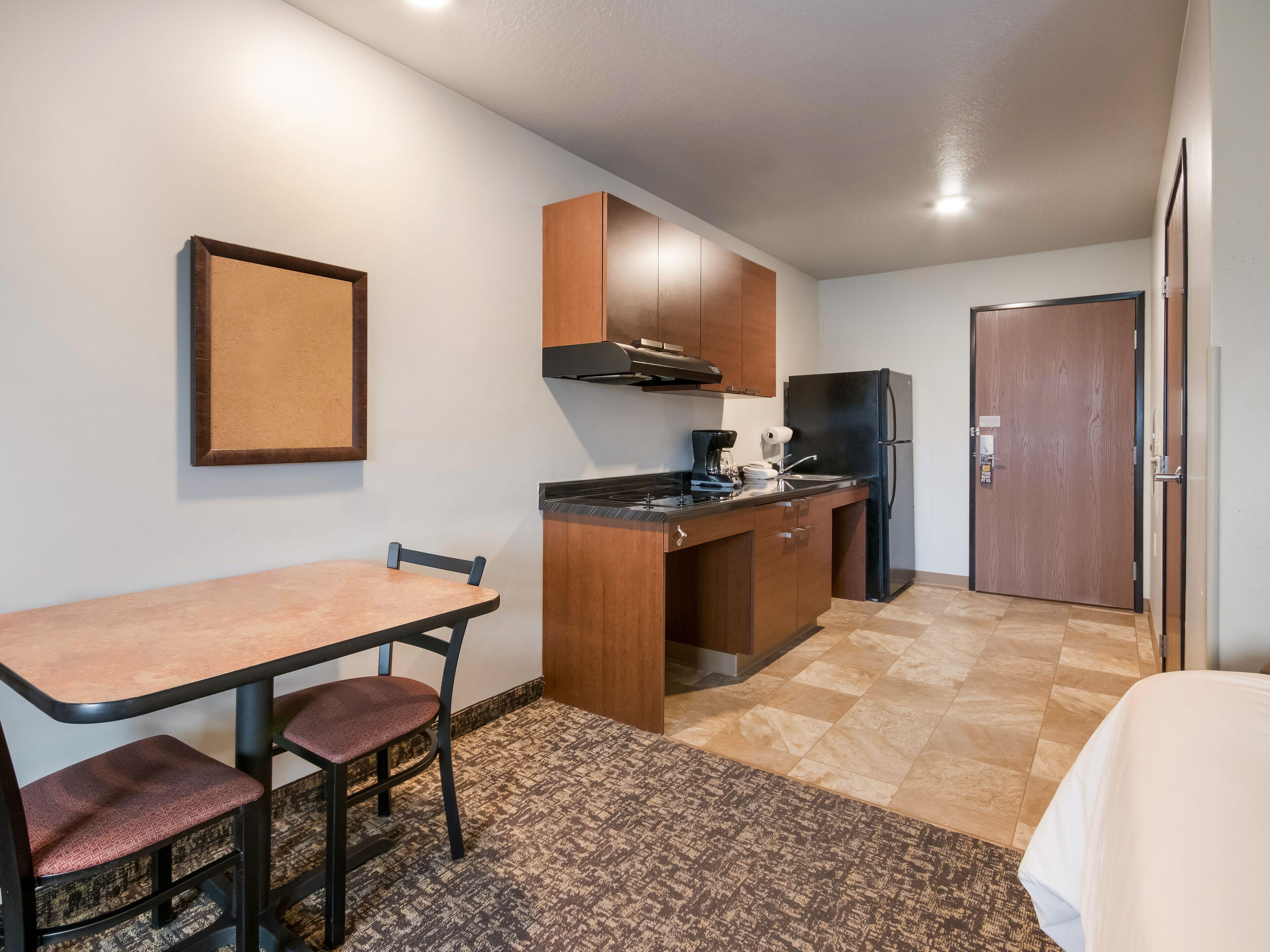 Queen Room Hearing & Mobility Accessible Roll Shower