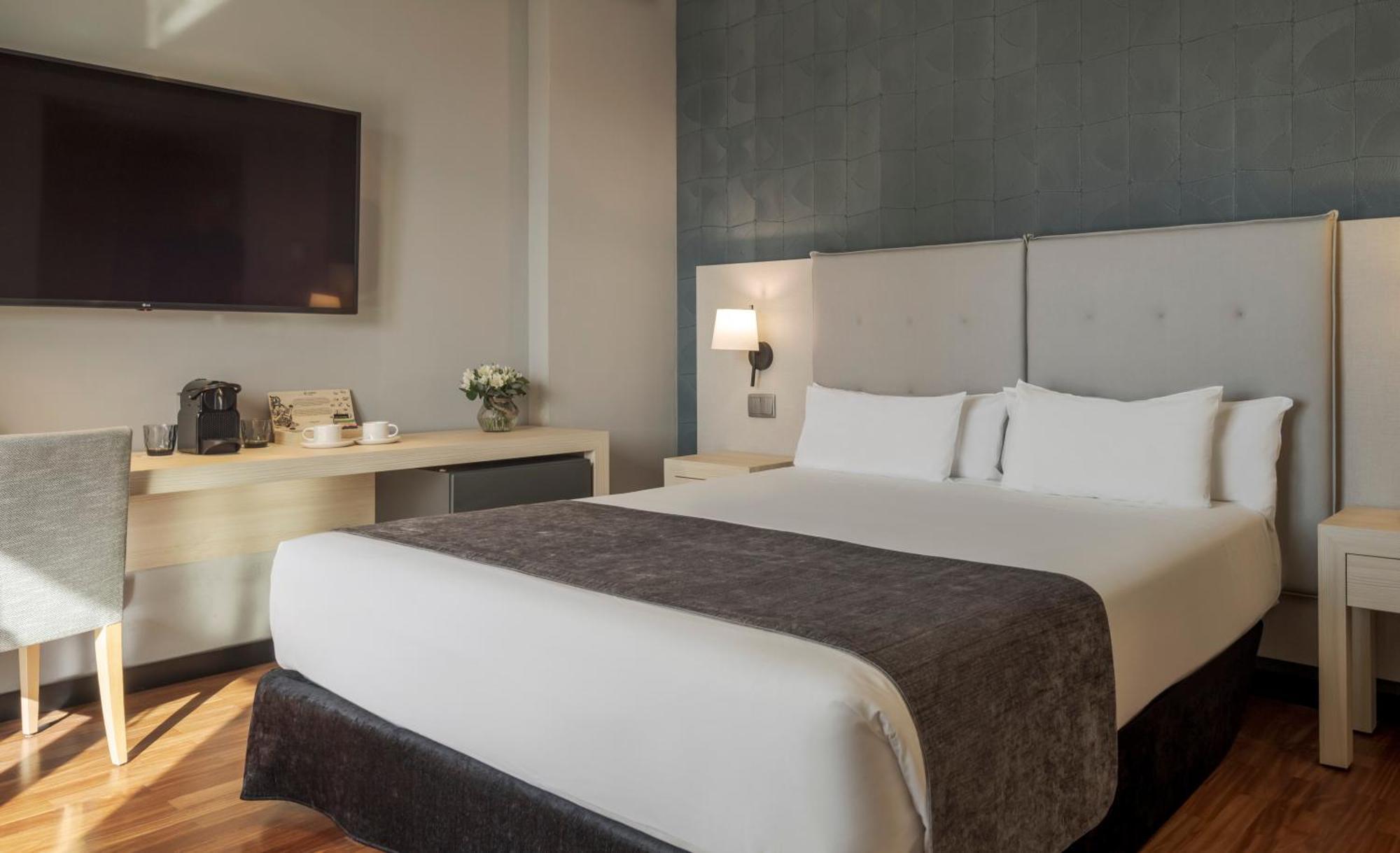 Superior Double or Twin Room,1729990032:JPEG