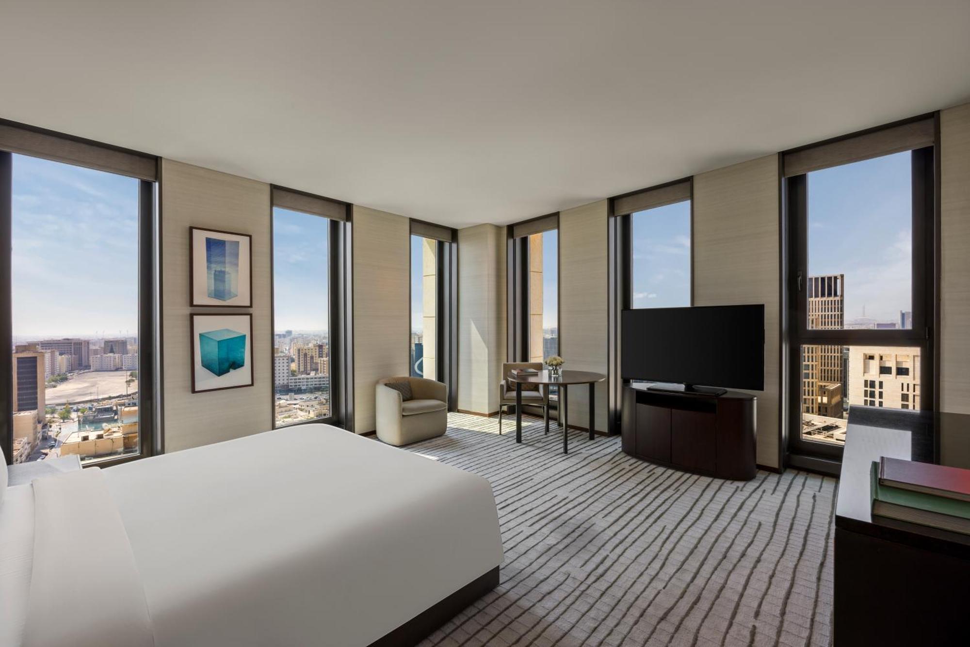 Deluxe King Room with City View,1743321587:JPEG