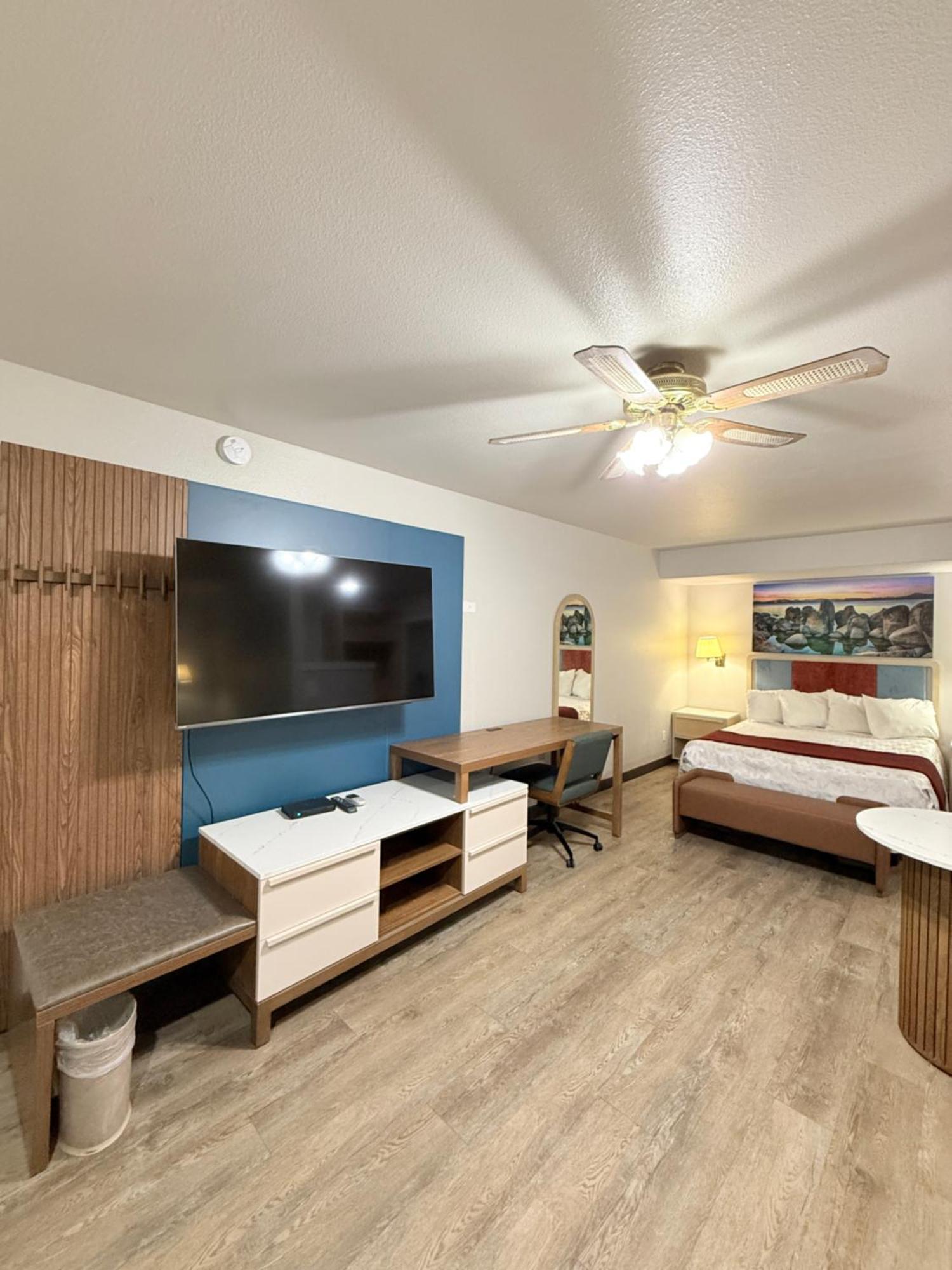 Queen Room Two Queen Beds Non-Smoking