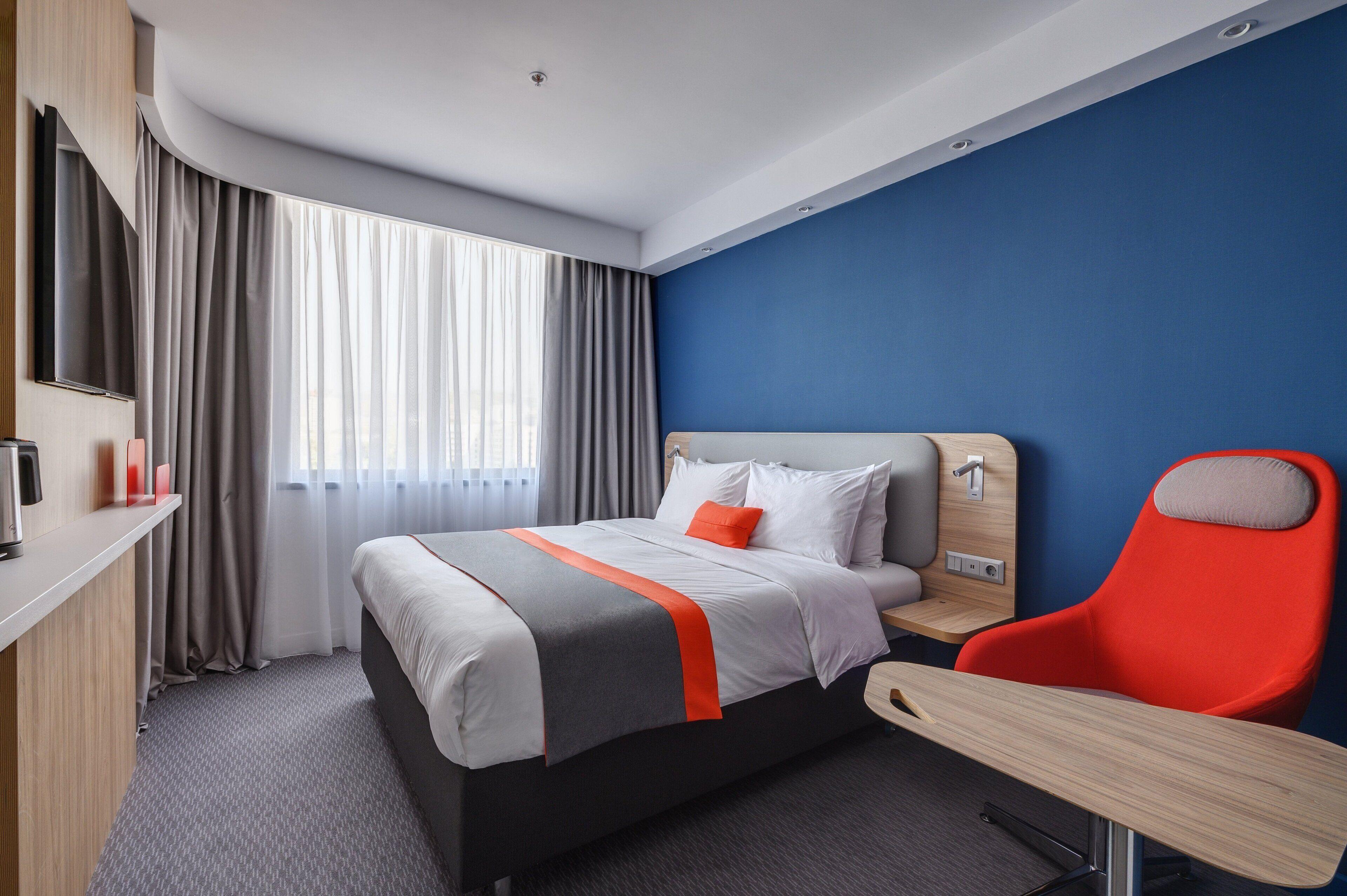 Standard Queen Room