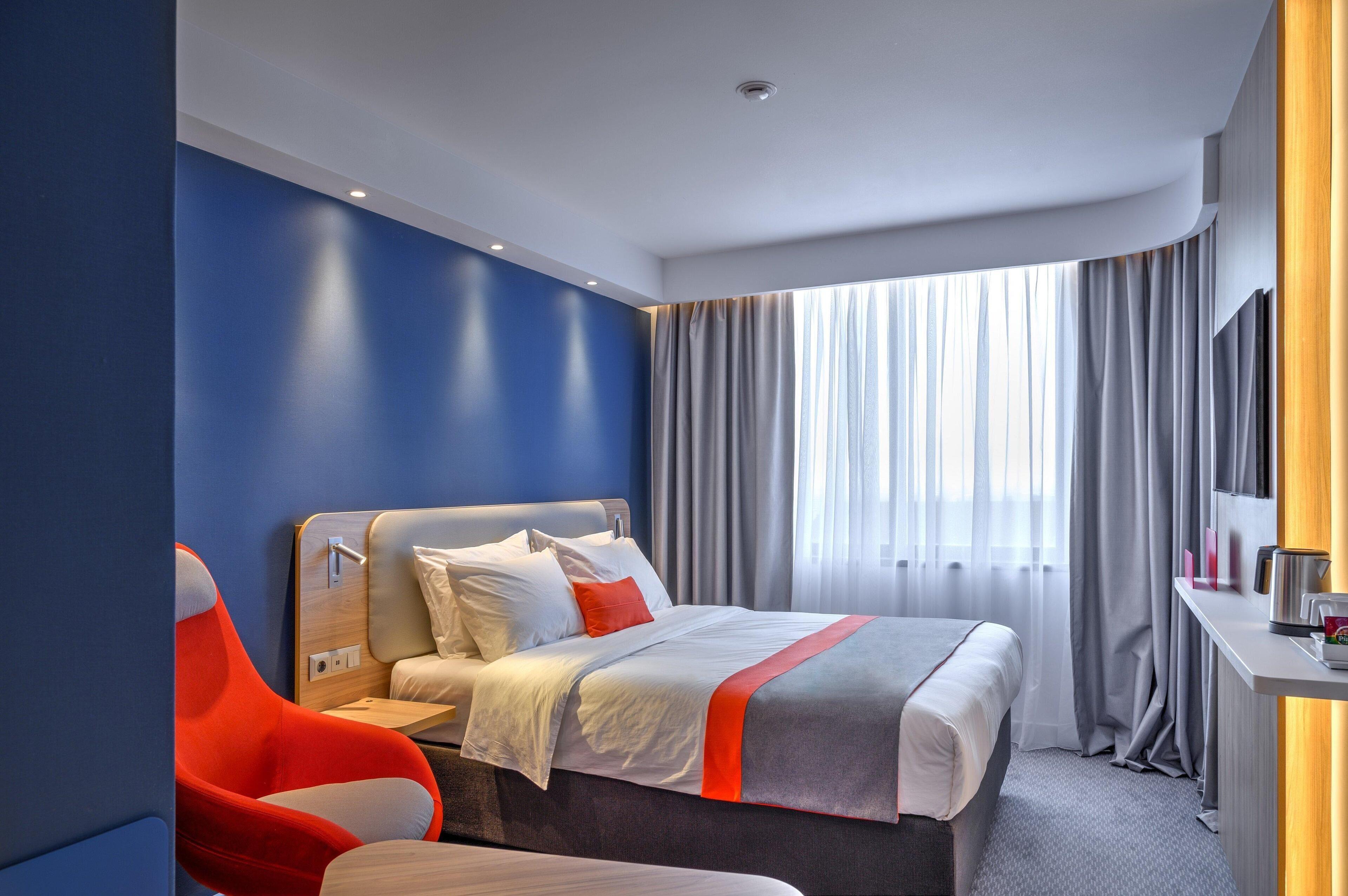 Standard Queen Room
