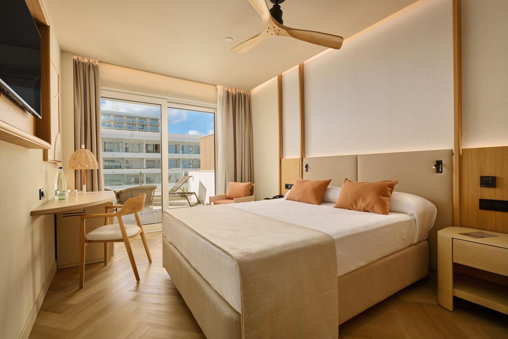 Double Room Pool View