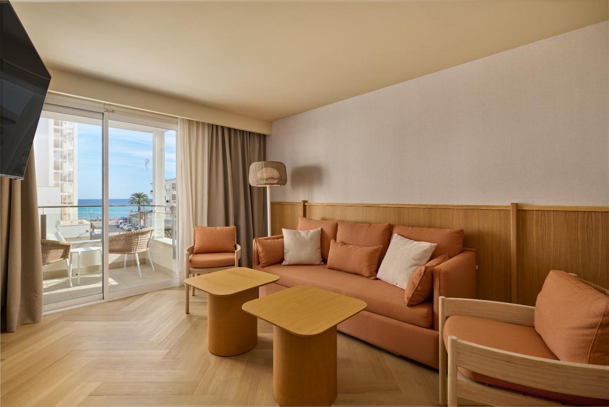Suite Pool View