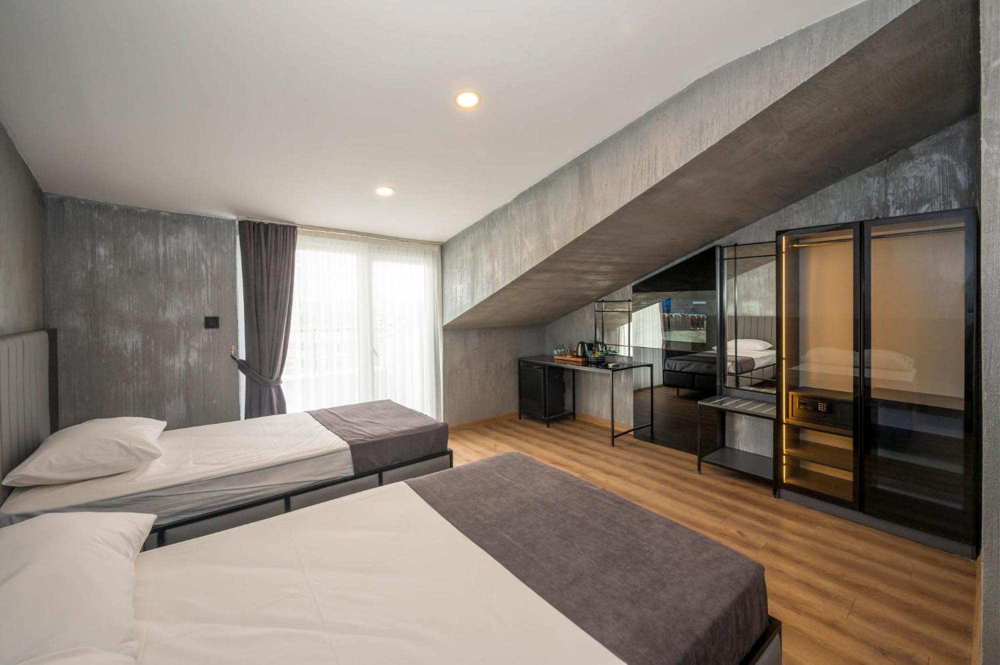Deluxe Double or Twin Room
