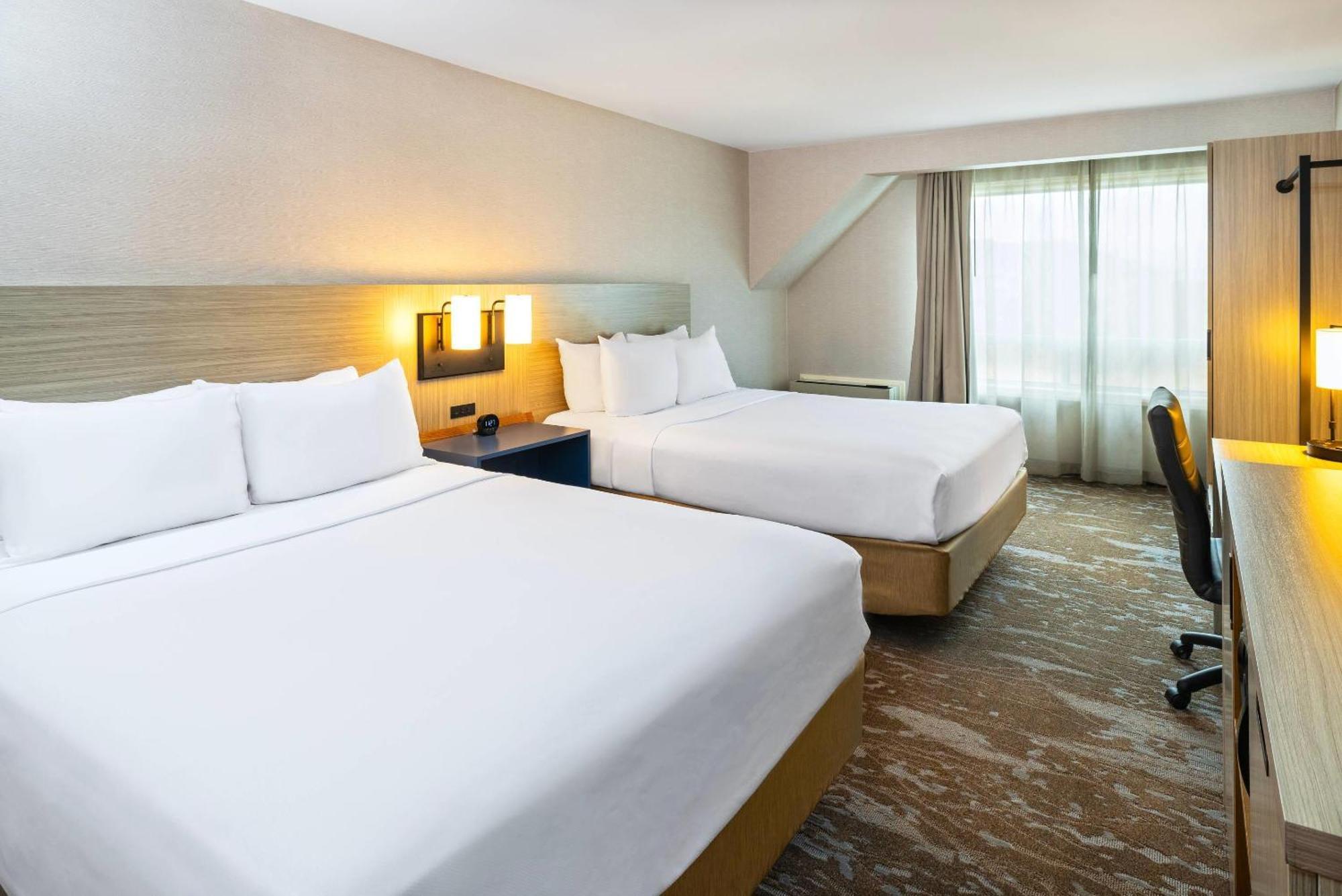 Queen Room with Two Queen Beds - Non-Smoking
