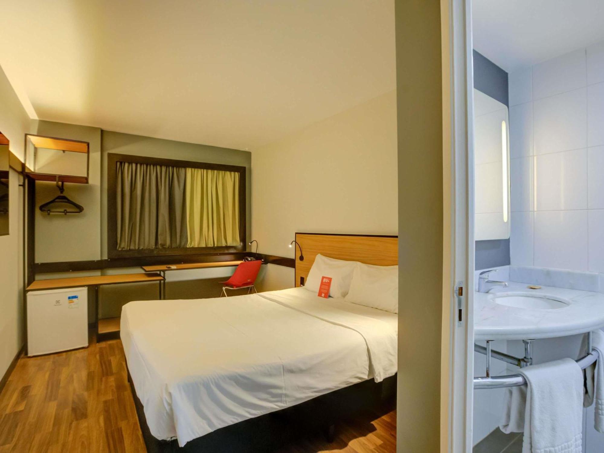 Standard Double Room with One Child Extra Bed