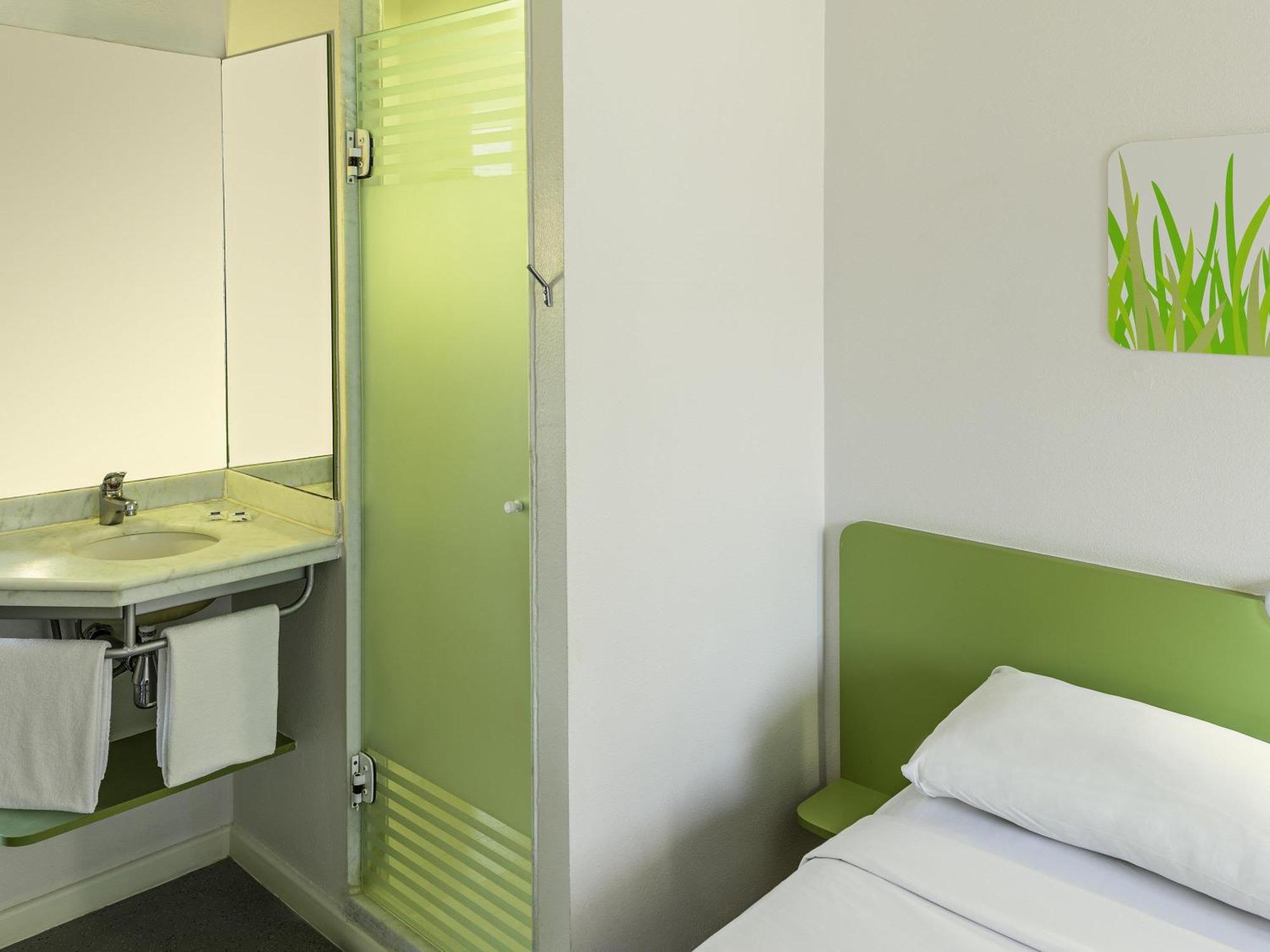 Quarto Standard com Cama de Casal