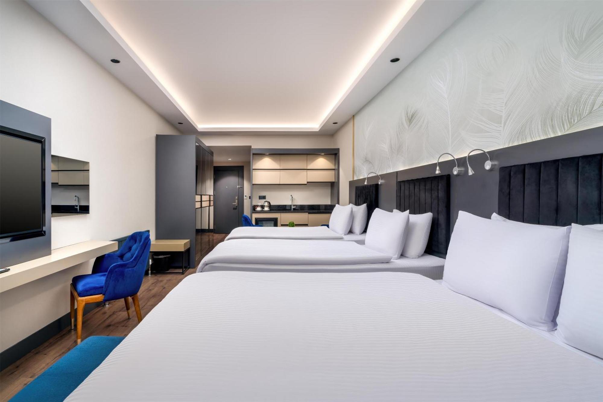 Superior Room One Double Two Single Beds Non-Smoking