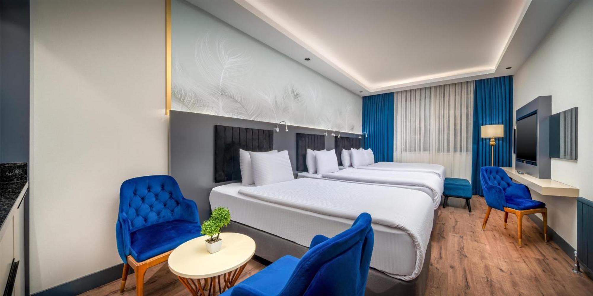 Superior Room One Double Two Single Beds Non-Smoking