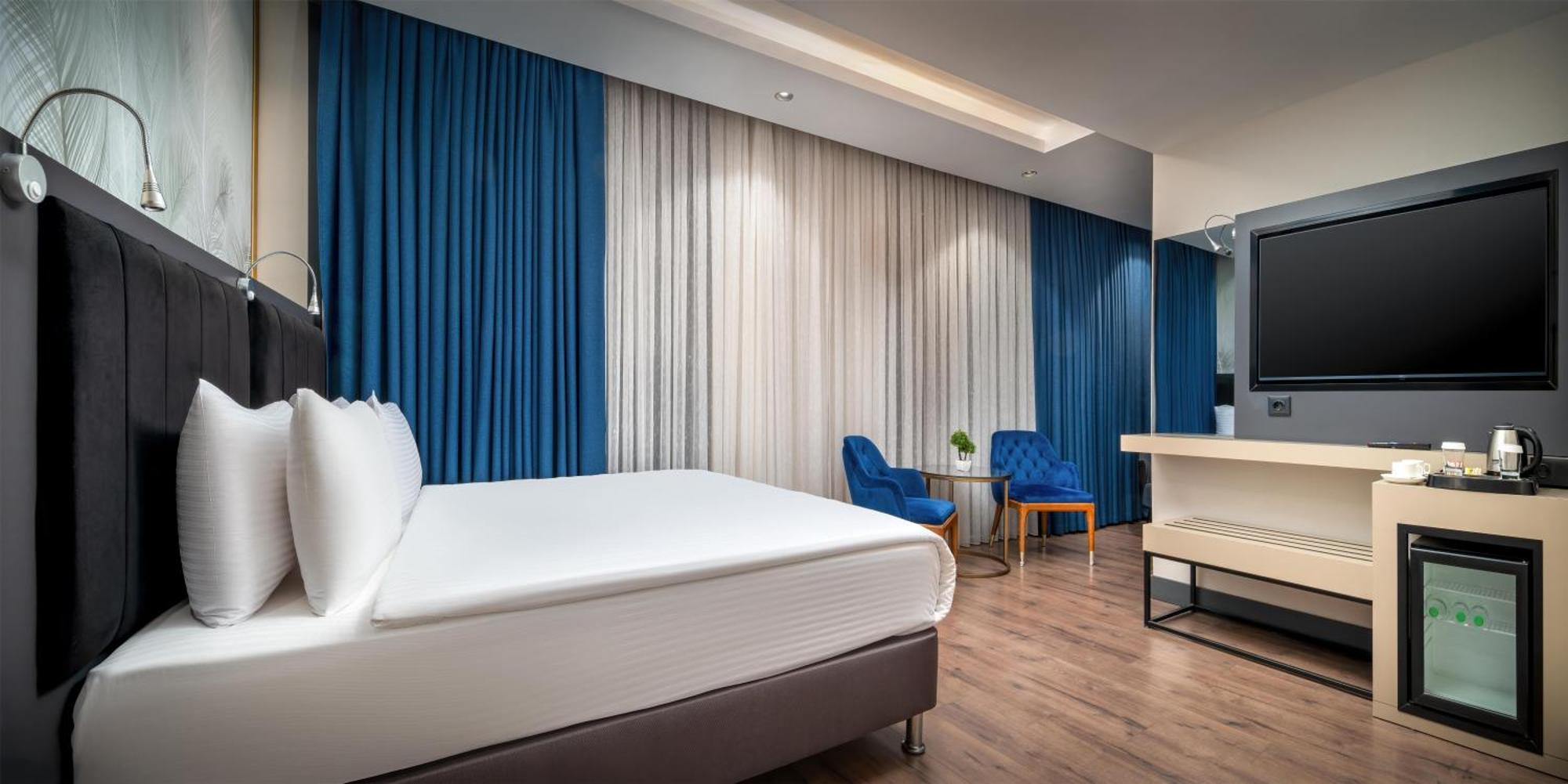 Double Junior Suite Two Double Beds Non-Smoking