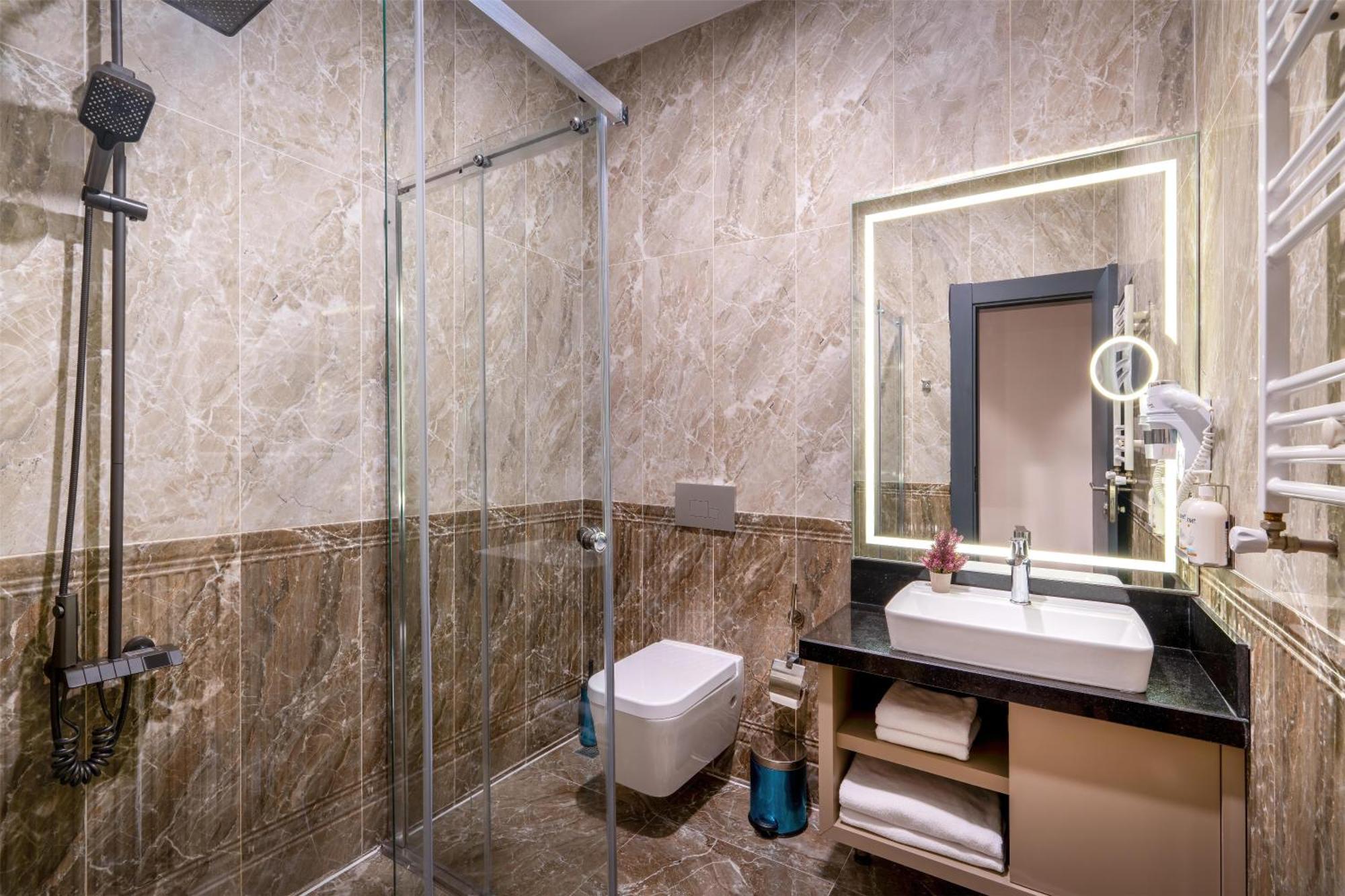 Double Room Walk Shower Disability Access or Non-Smoking