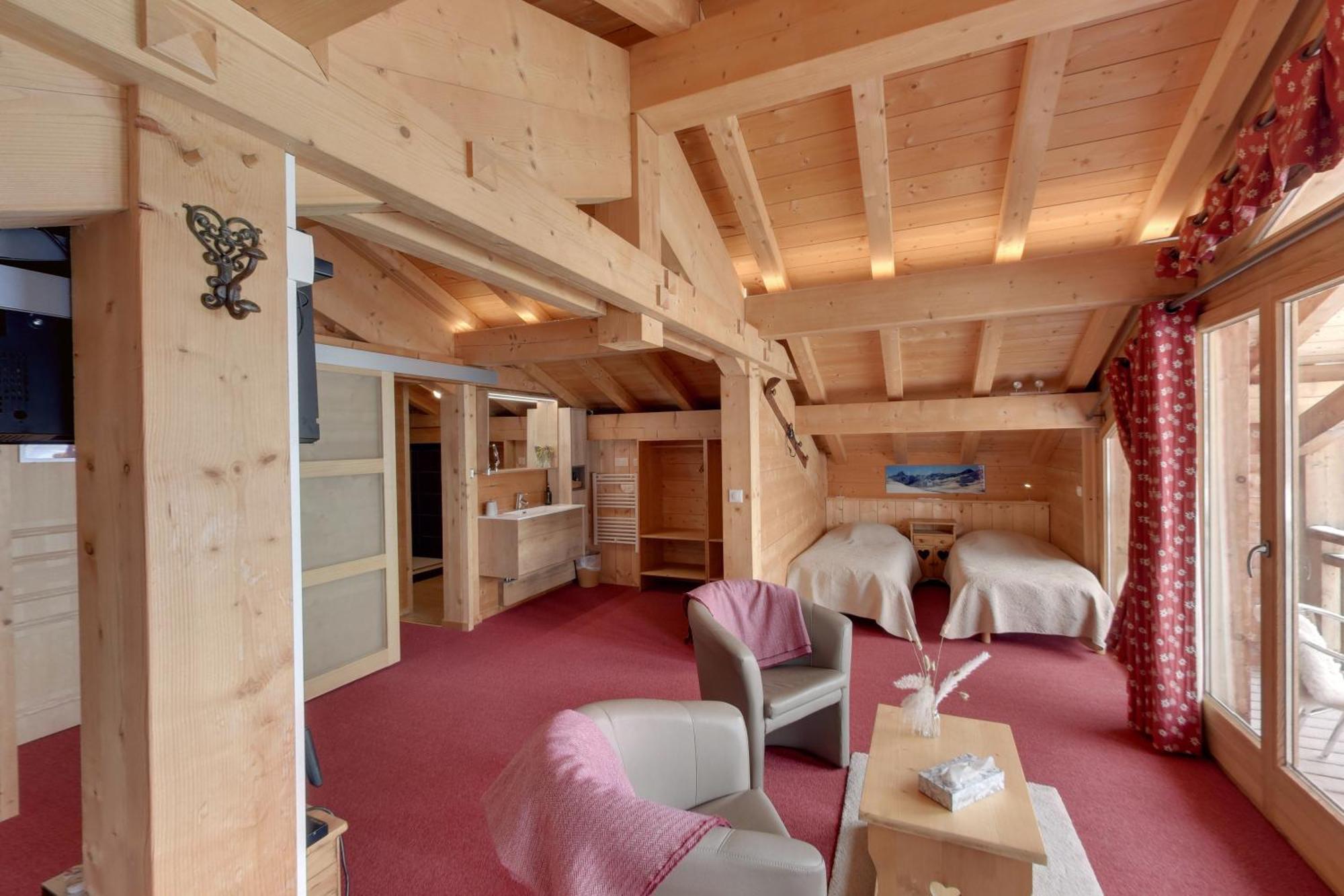 Deluxe Family Suite
