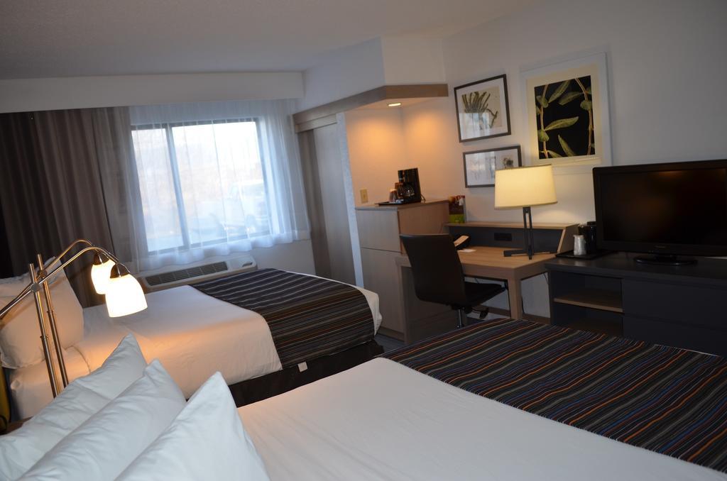 Queen Room Two Queen Beds