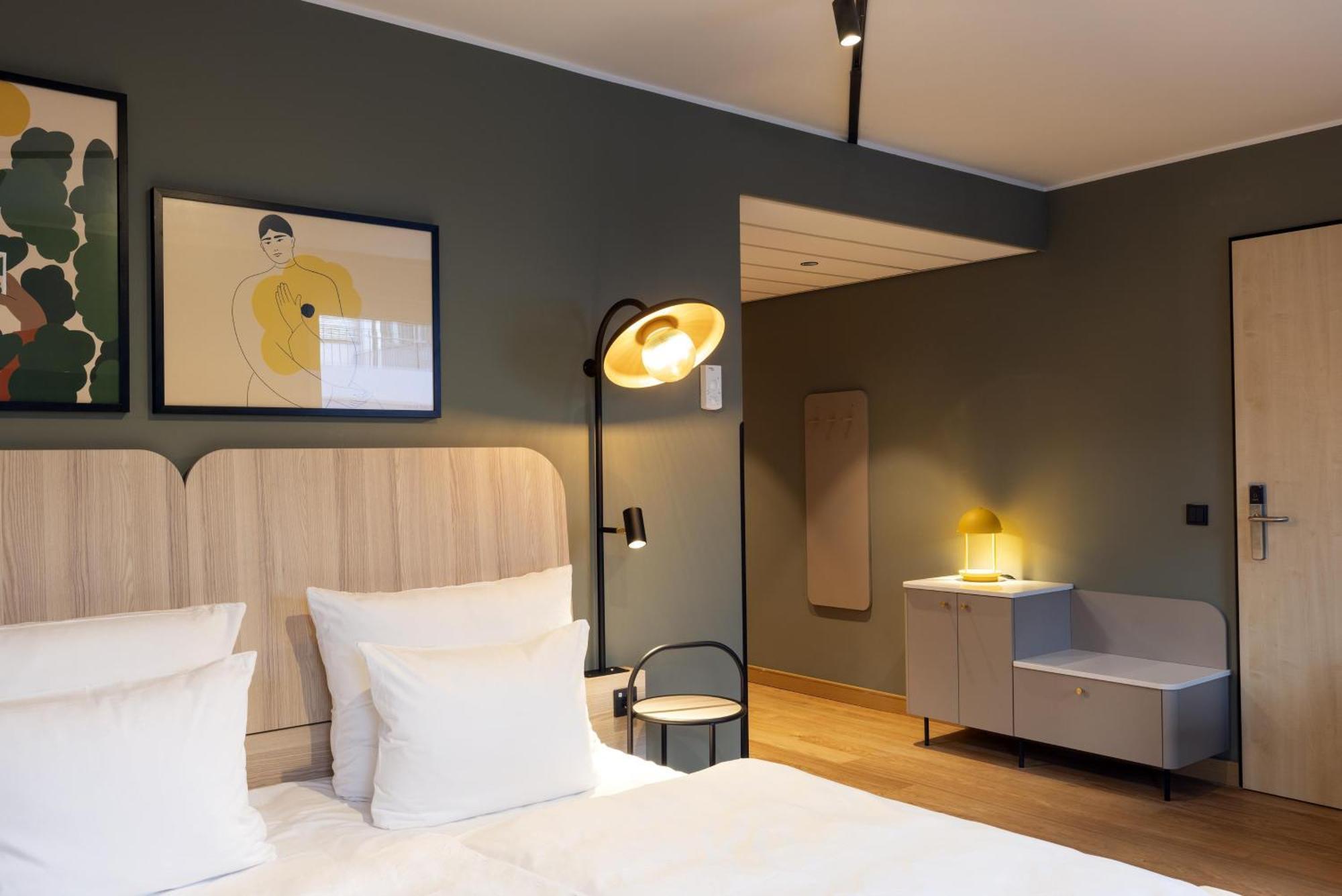 Standard King Room,1758261732:JPEG