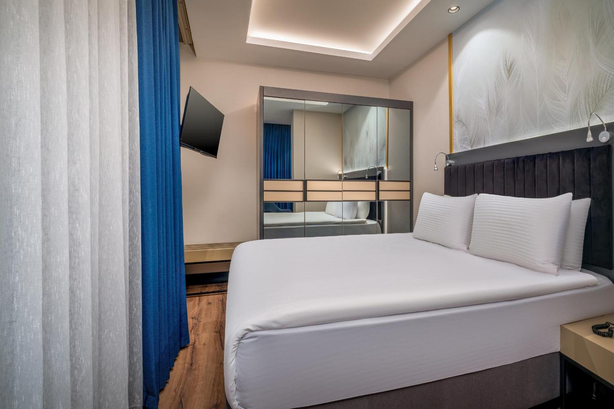 Double Junior Suite Two Double Beds Non-Smoking
