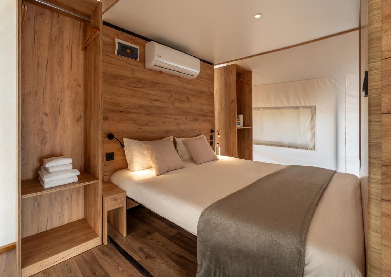 Deluxe Glamping,1758332687:JPEG