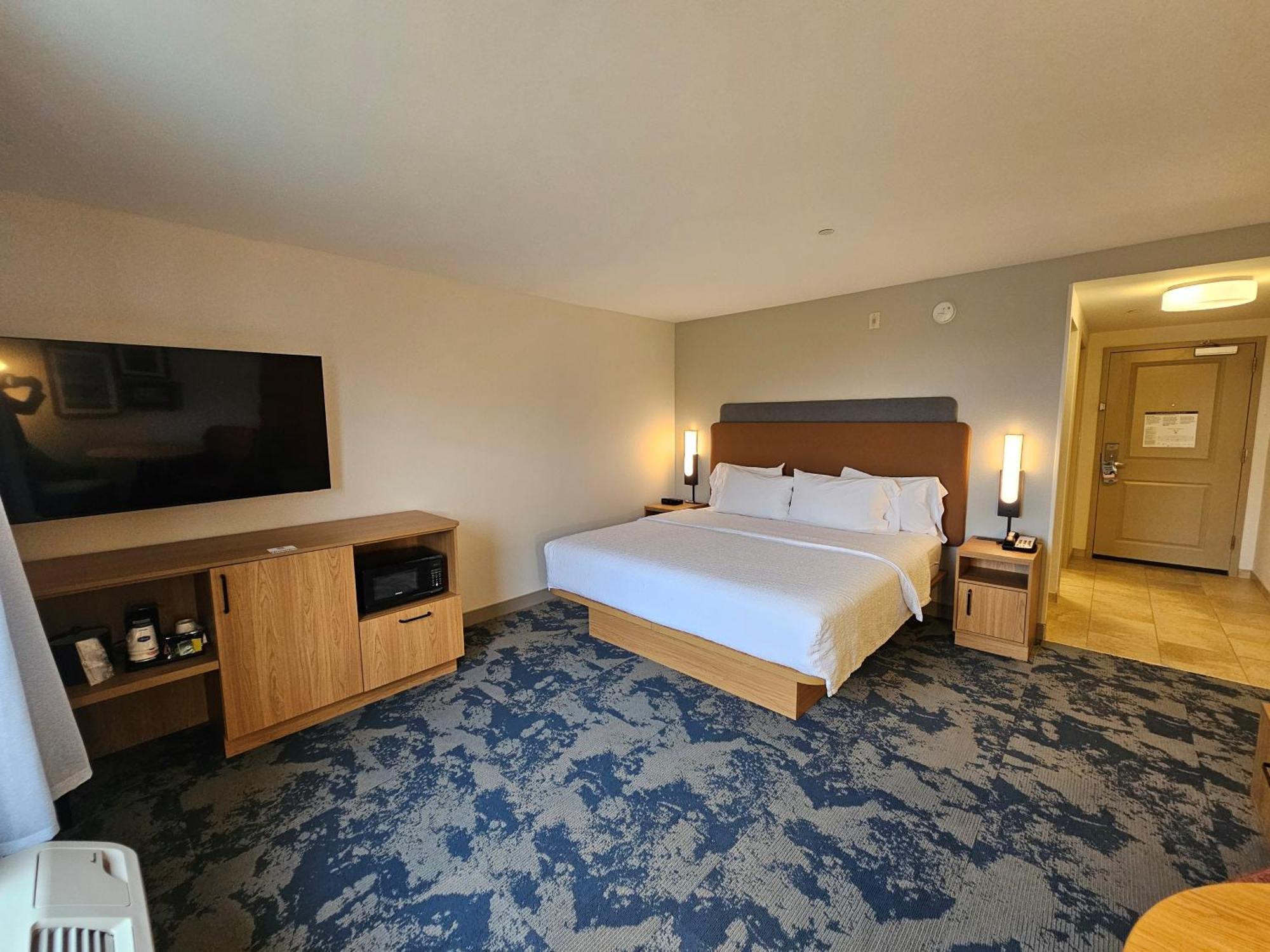 King Room King Bed Non-Smoking