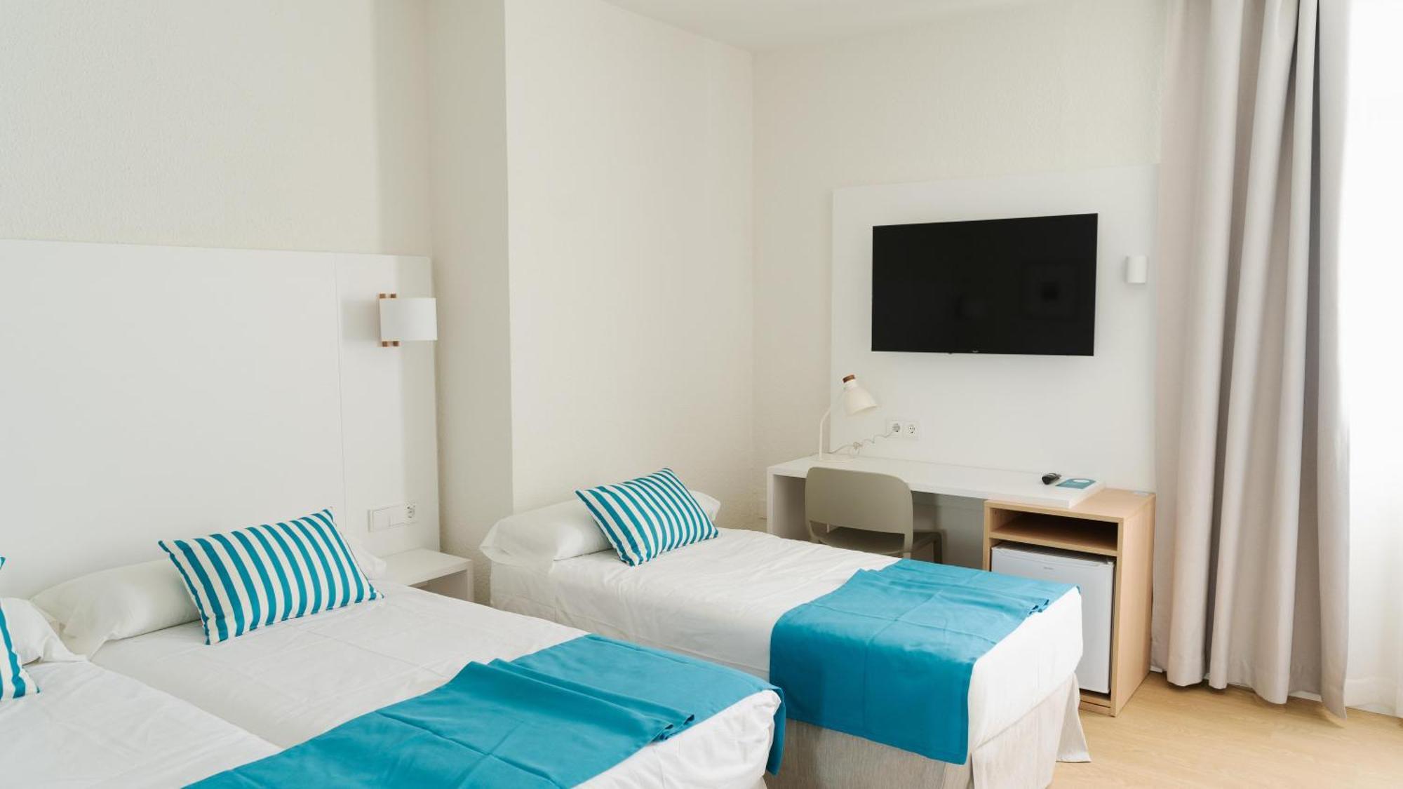 Chambre Quadruple (2 Adultes + 2 Enfants)