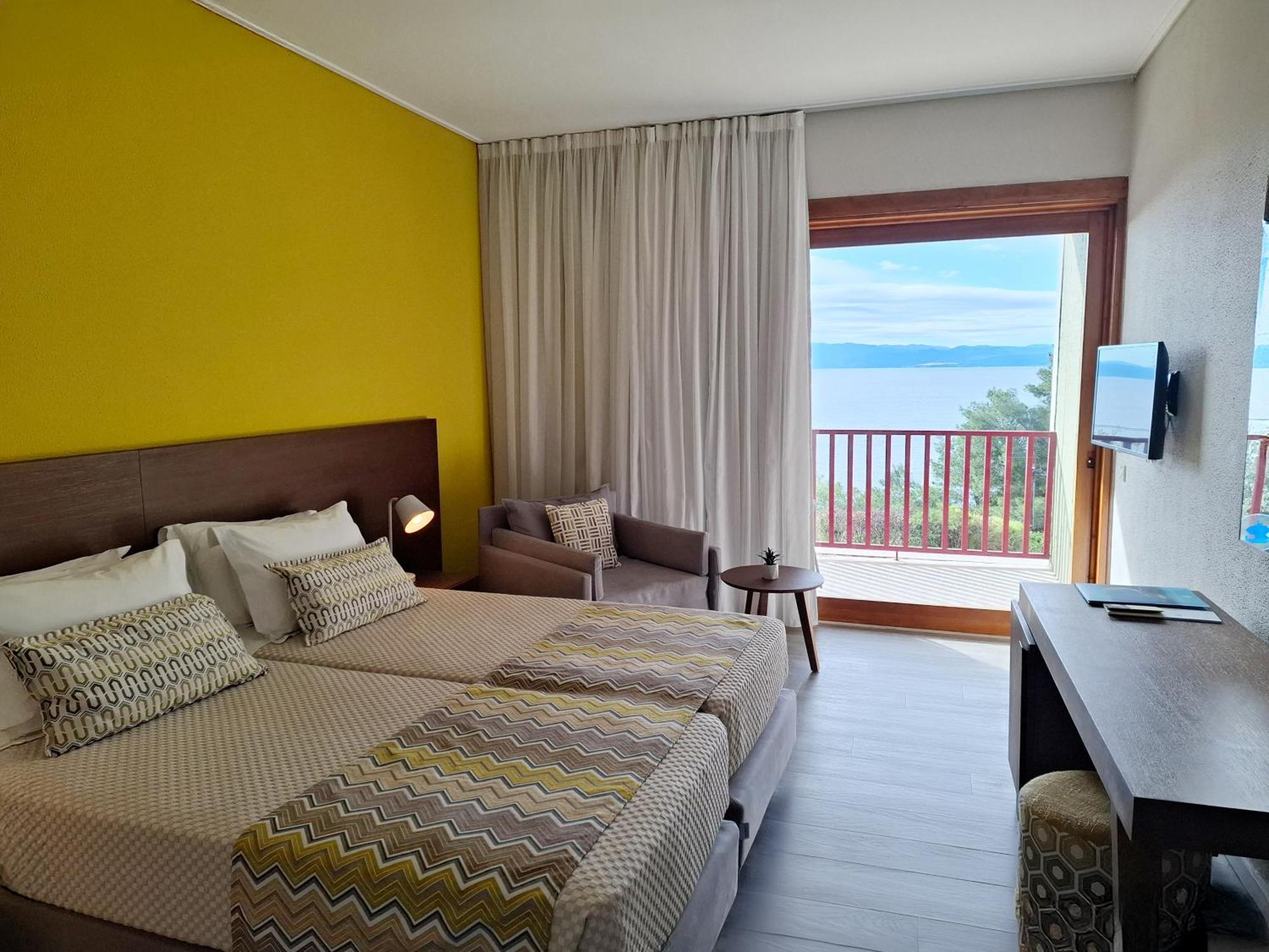 Standard room Partial Sea View