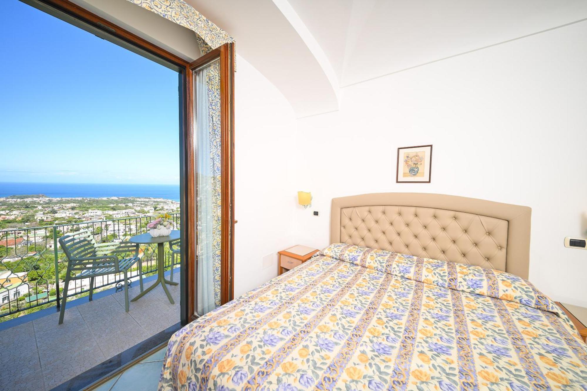 Double or Twin Room Sea View