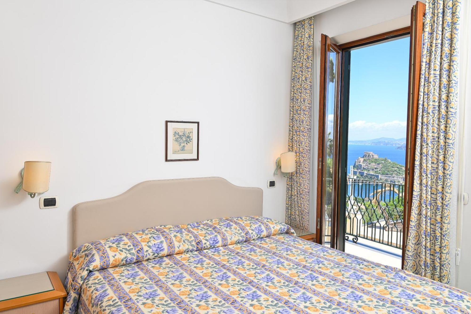 Double or Twin Room Sea View