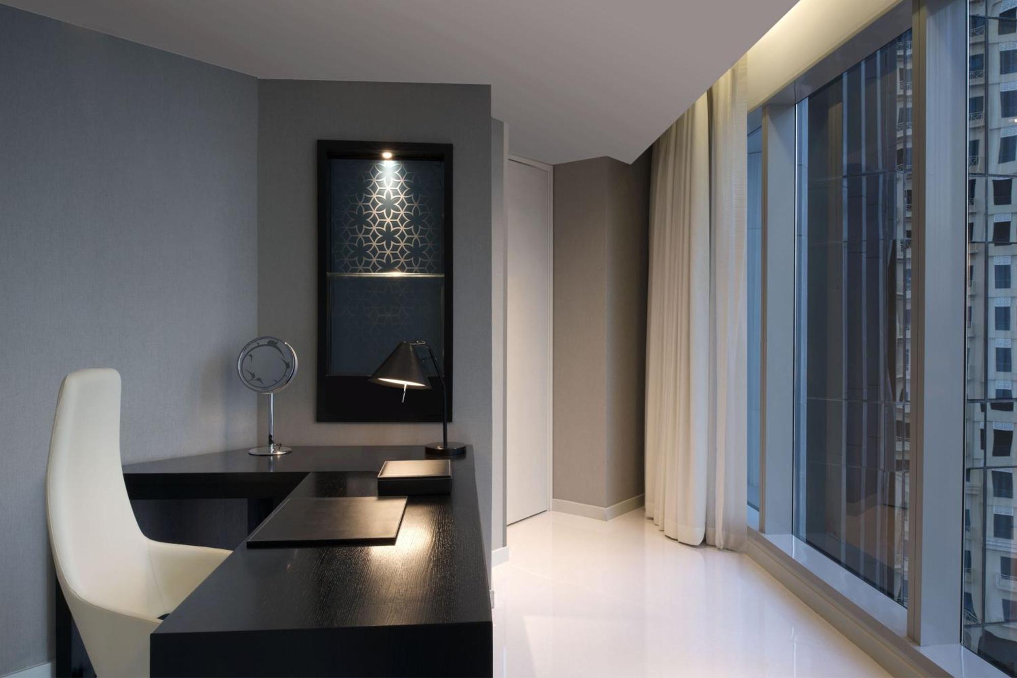 Urban Suite – King Size City View Beach Access