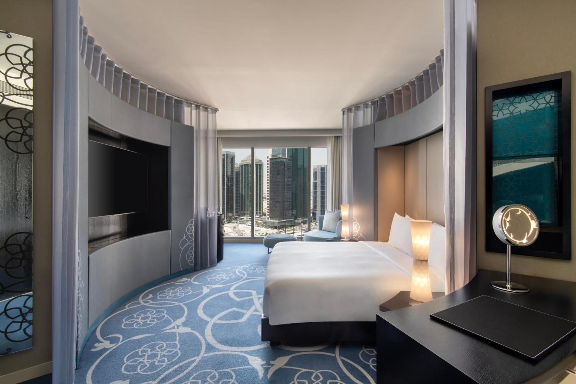 Deluxe King Room – City View Beach Access