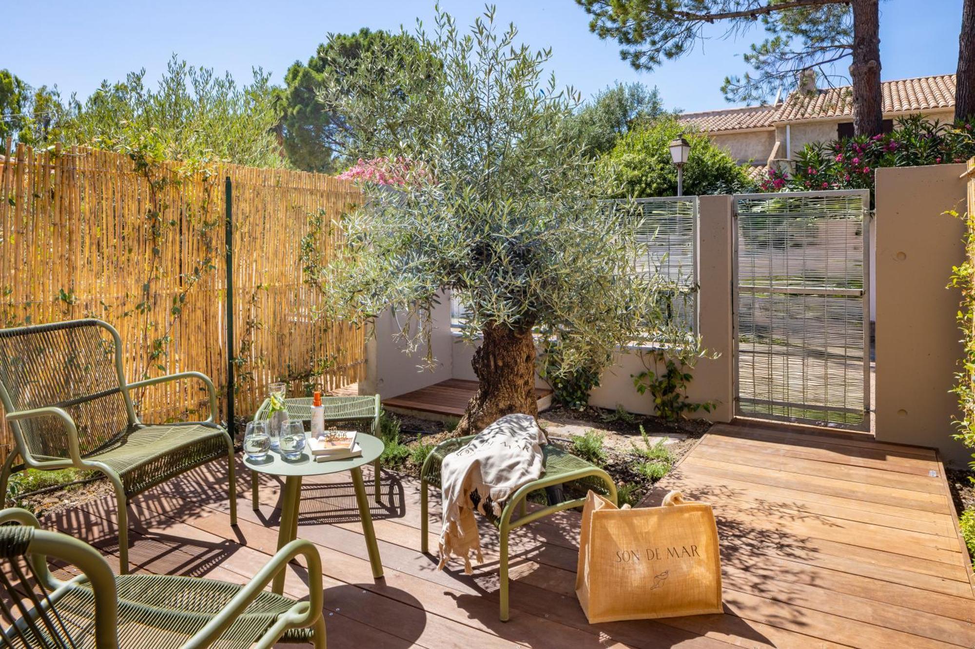 Deluxe Double Room Private Garden