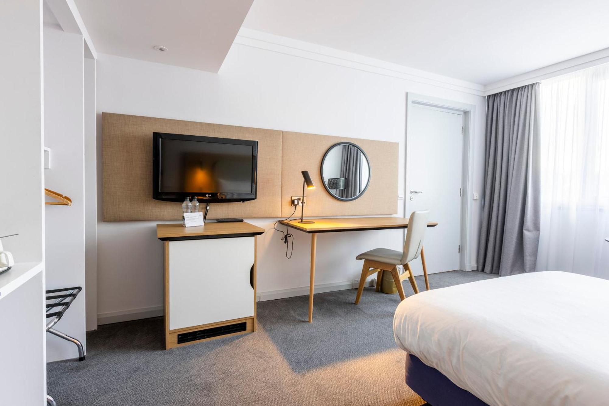 Chambre Double Standard - Accessible aux Personnes à Mobilité Réduite