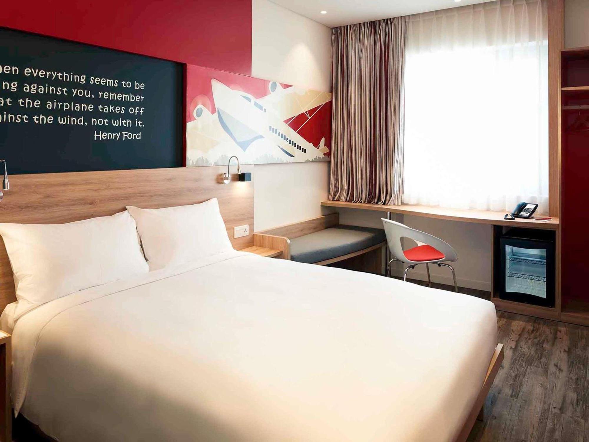 Standard Queen Room  - Complimentary Round-trip Transfer to International Terminal upon request
