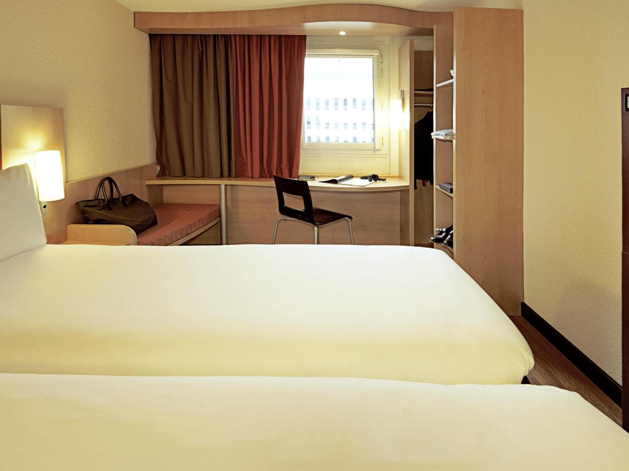 Standard Apartment Twin Beds