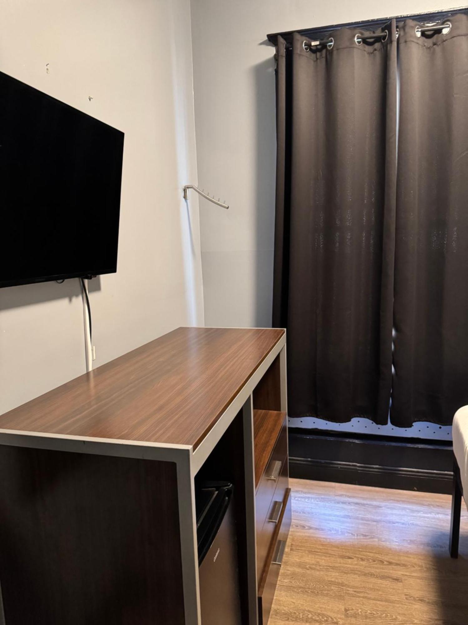 Queen Room Private Bathroom