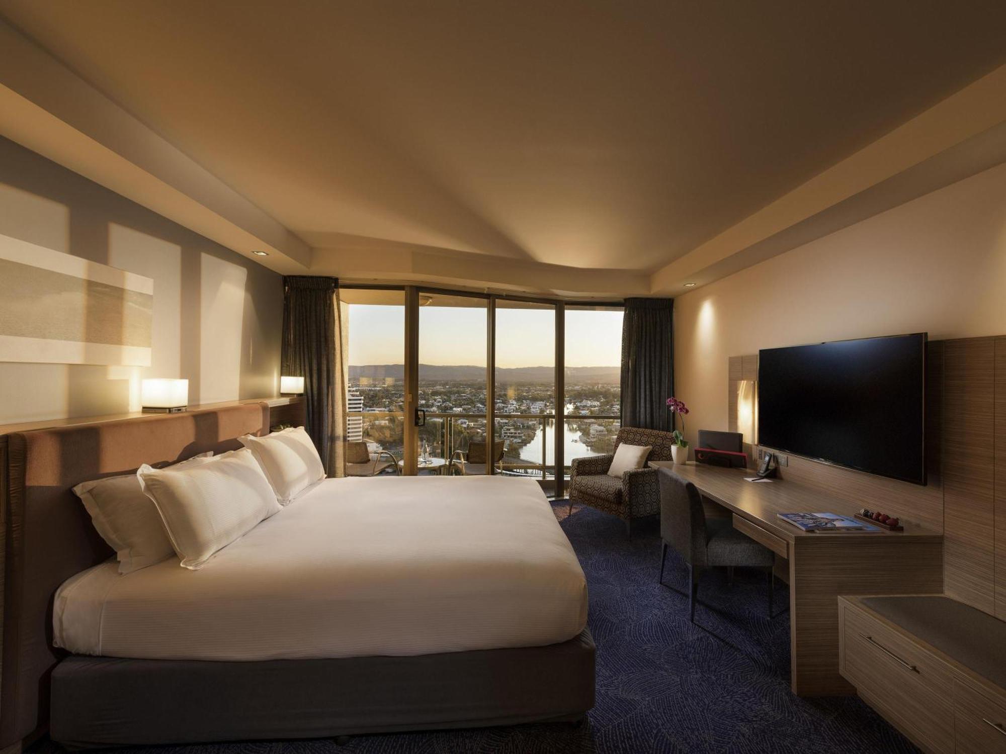 Superior Room One King Bed Hinterland Views