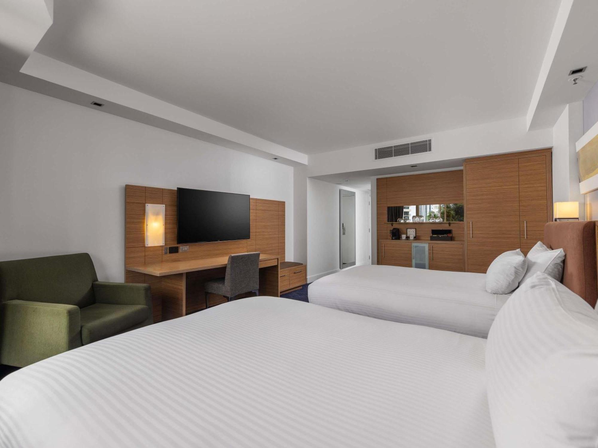 Classic Room One King Bed City Views