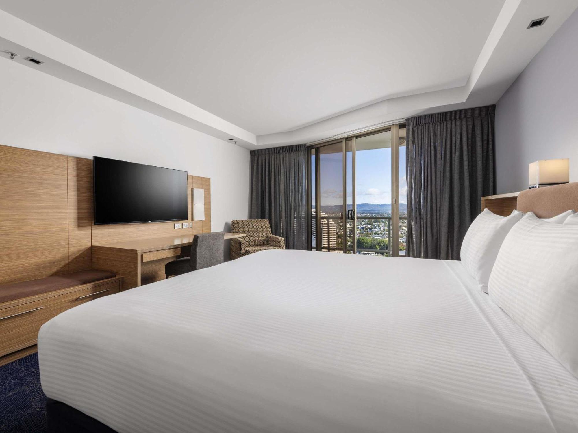 Superior Room One King Bed Hinterland Views