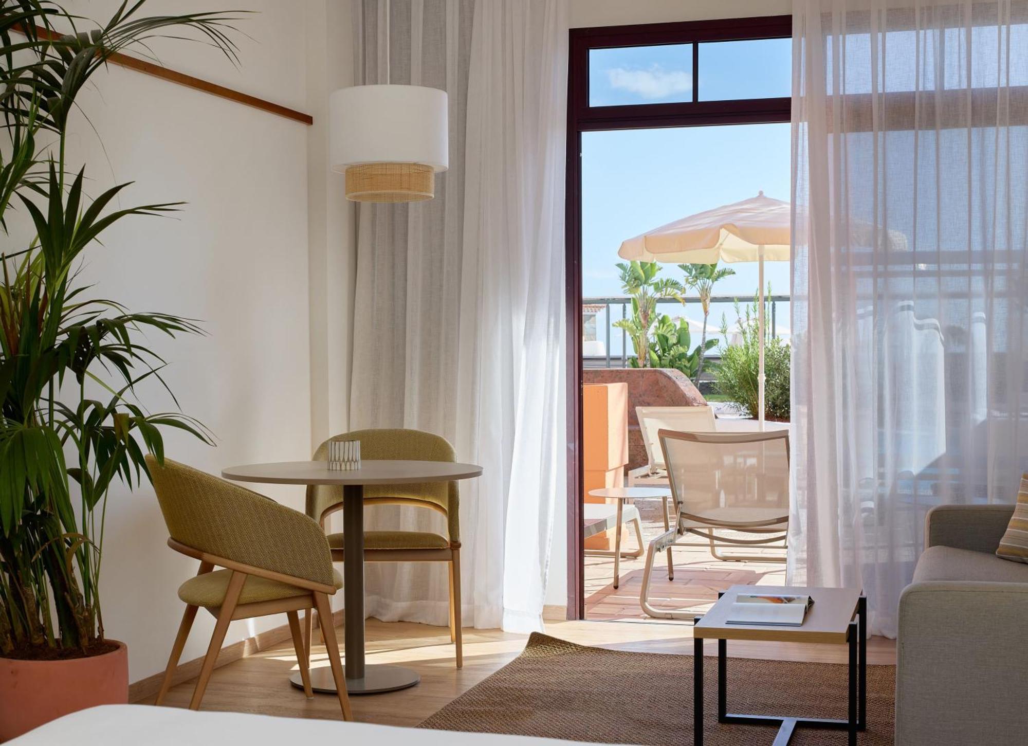 The Level Junior Suite Pool Access