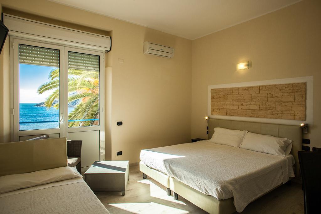 Deluxe Double or Twin Room Sea View