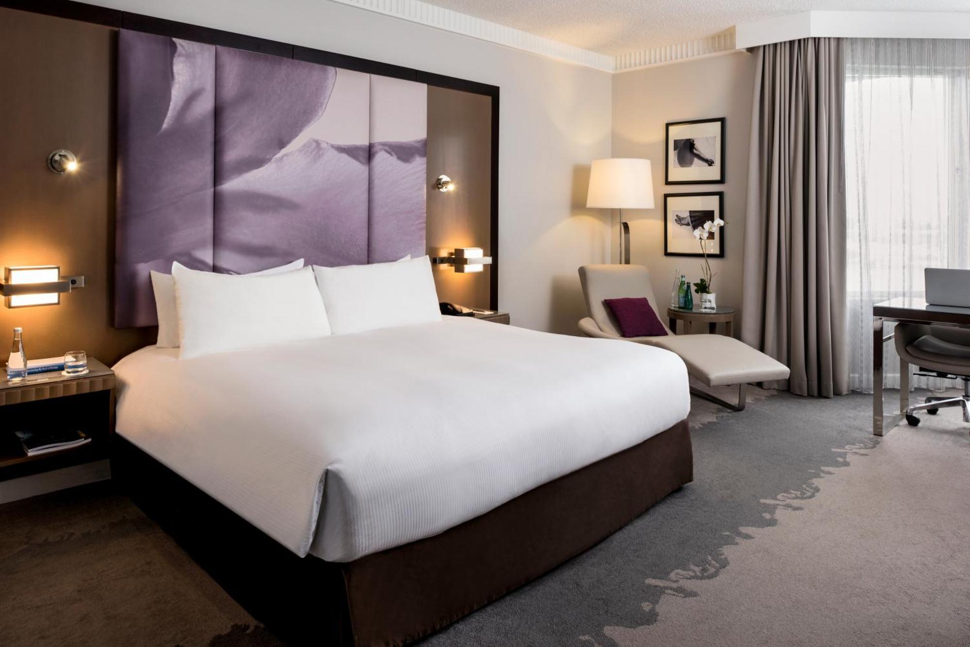Luxury King Room Lagoon View