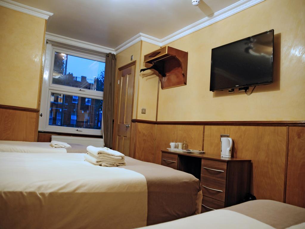 Habitación Triple Básica
